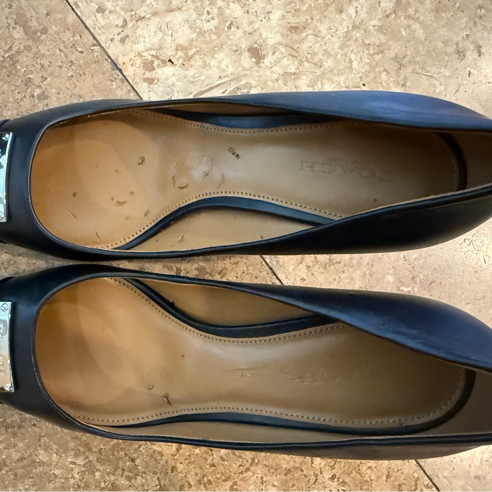 Coach Black Pointed-Toe Heels with Glossy Finish - Picture 2 of 5